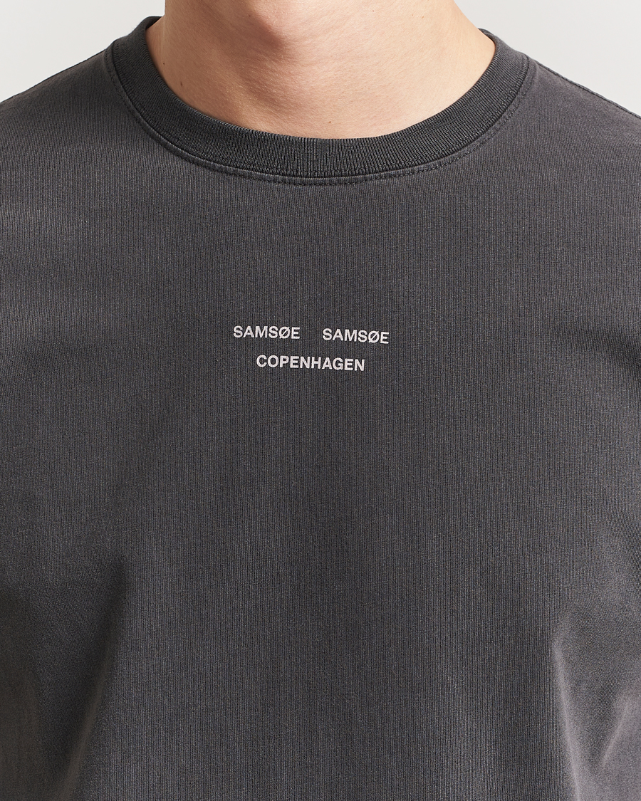 Herren | T-Shirts | Samsøe Samsøe | Marcus Center Logo T Crew Neck T-Shirt Washed Black