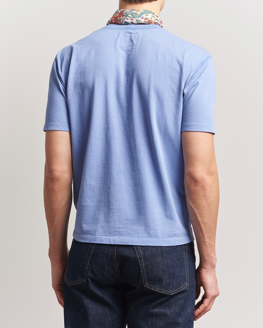 Herren | T-Shirts | Drake's | Embroidered Hiking T-Shirt Lavender Blue