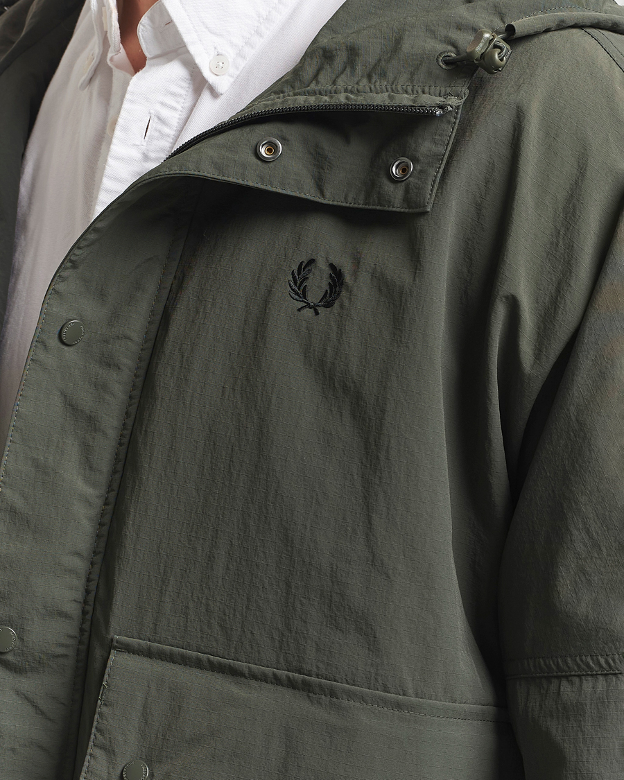 Herren | Jacken | Fred Perry | Cropped Hooded Fishing Parka Field Green