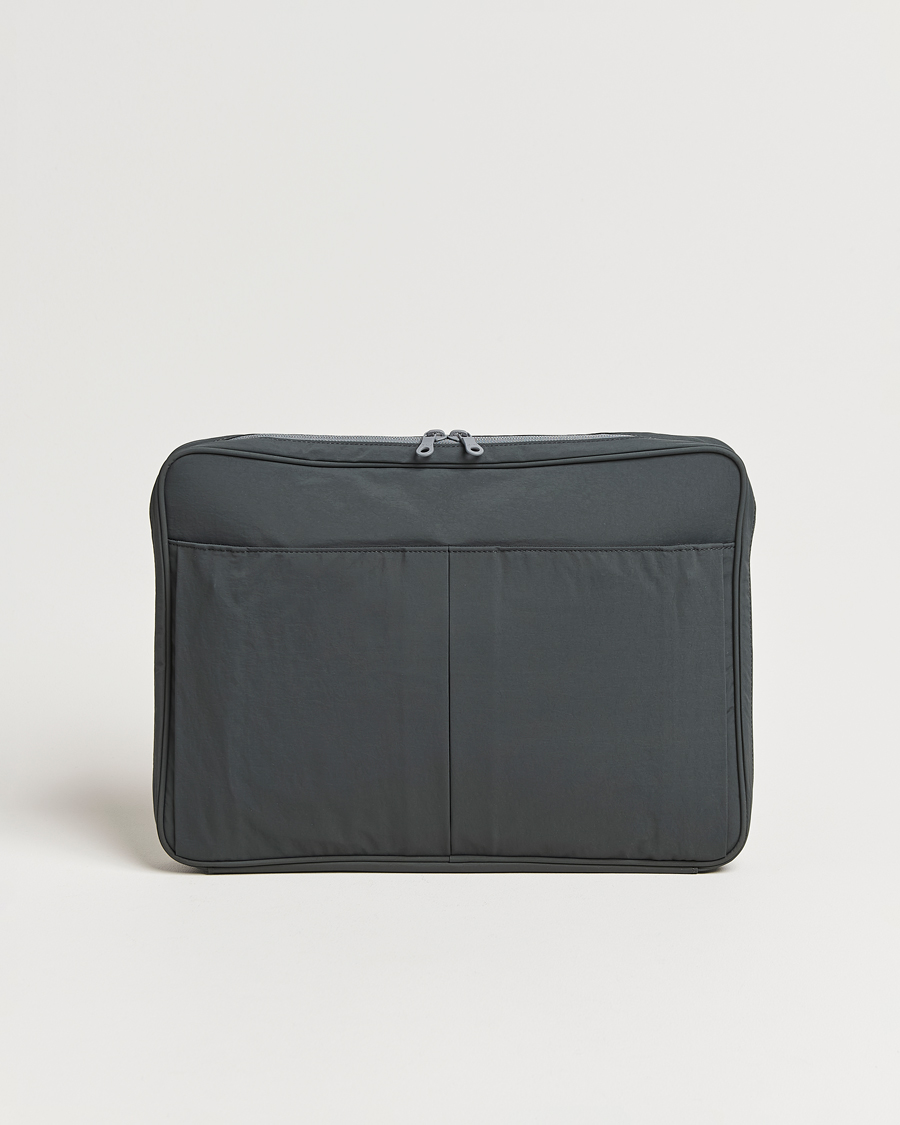 Herren | mazi untitled Nylon Laptop Pouch 16 Inch Grey | mazi untitled | Nylon Laptop Pouch 16 Inch Grey