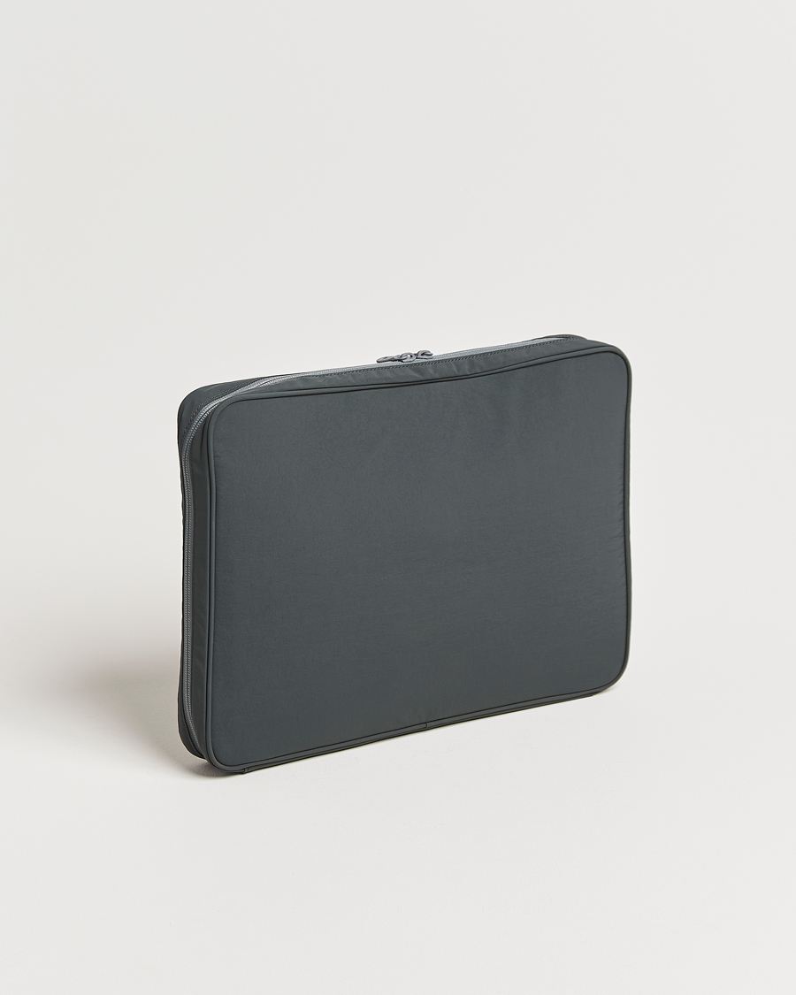 Herren | mazi untitled Nylon Laptop Pouch 16 Inch Grey | mazi untitled | Nylon Laptop Pouch 16 Inch Grey