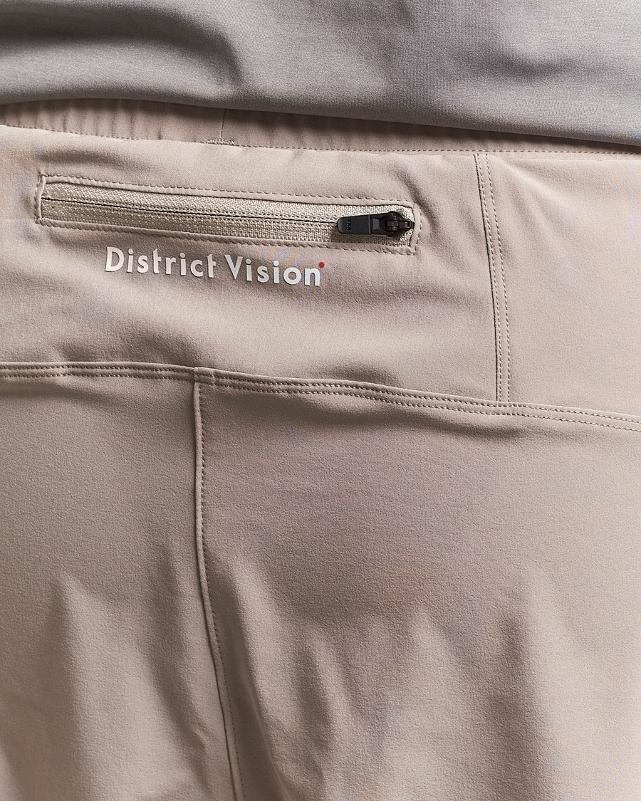 Herren | Shorts | District Vision | Layered Pocket Trail Shorts Khaki