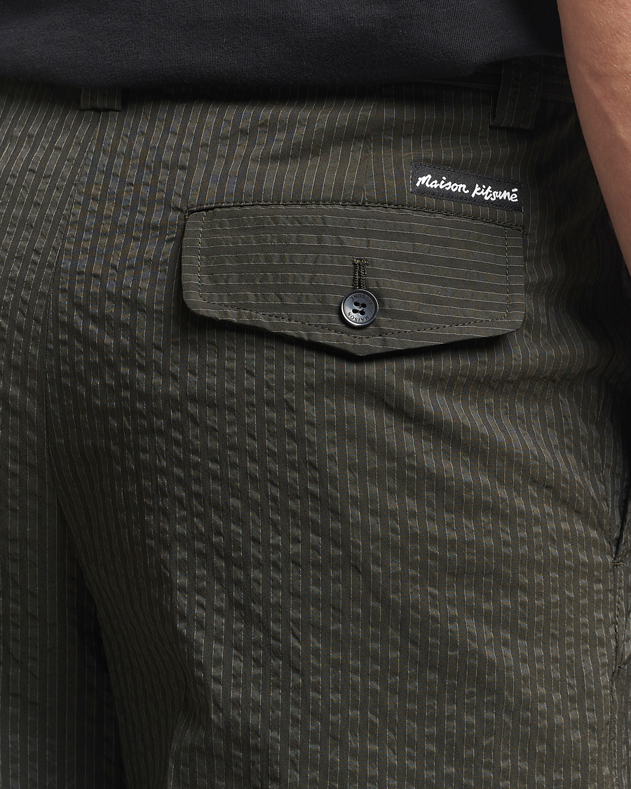 Herren | Hosen | Maison Kitsuné | Relaxed Seersucker Pleated Trousers Ranger Green