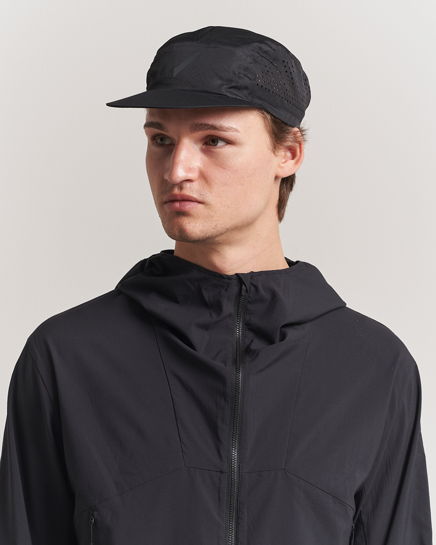 Herren | Hüte & Mützen | SOAR Running | Run Cap Black