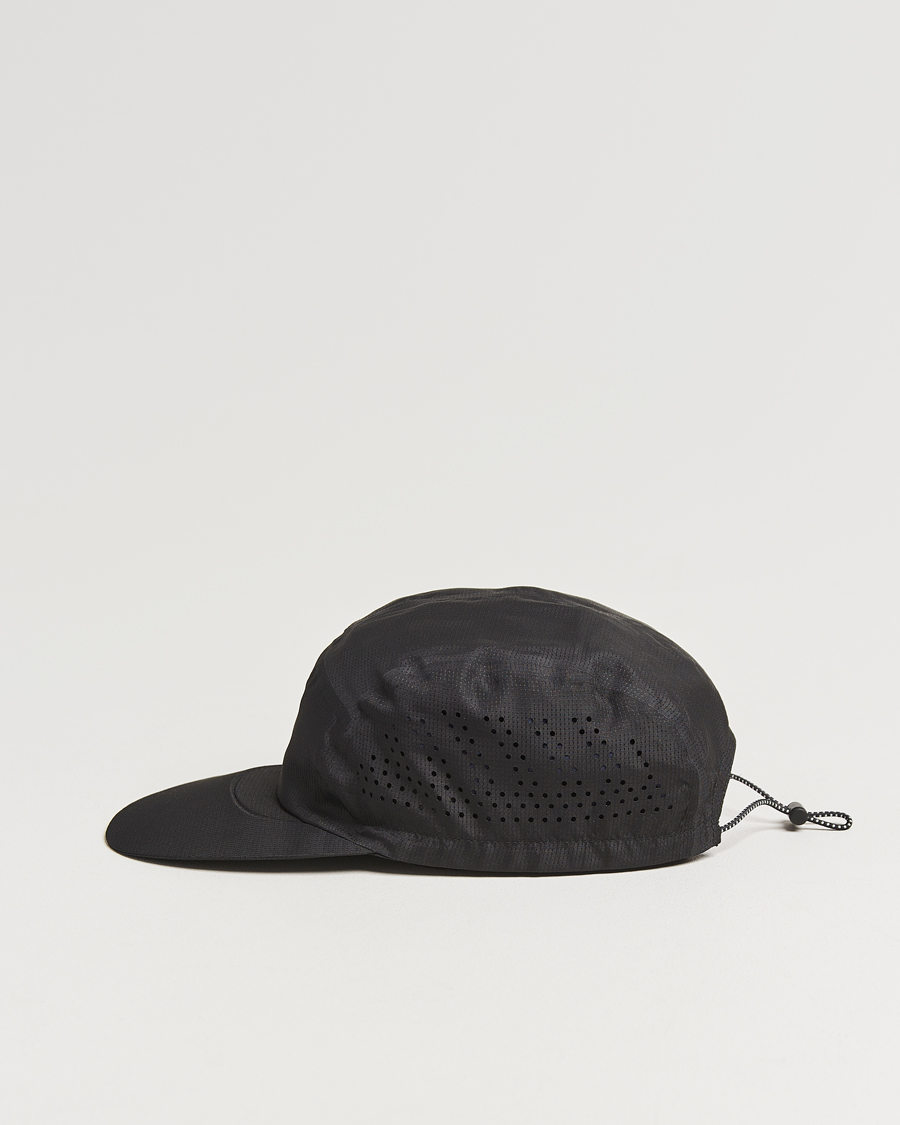 Herren | Hüte & Mützen | SOAR Running | Run Cap Black