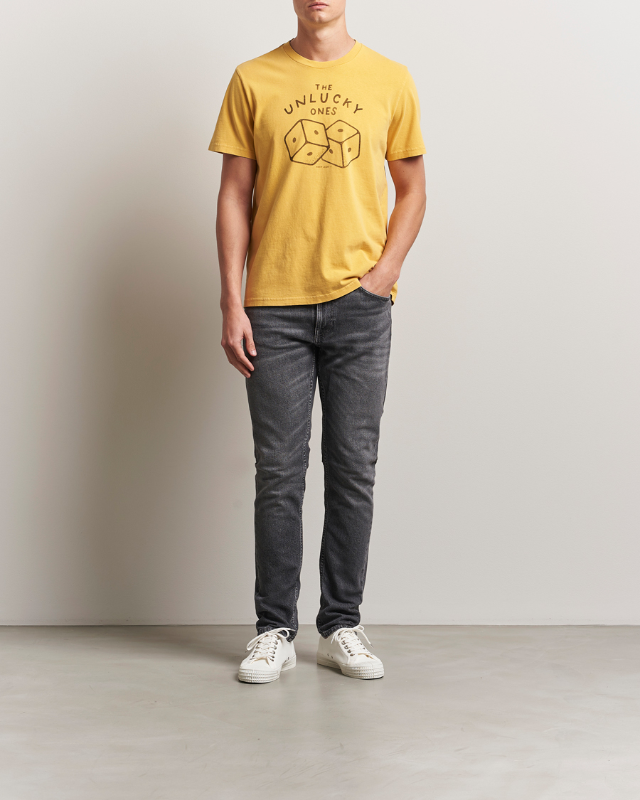 Herren | T-Shirts | Nudie Jeans | Roy Unlucky T-Shirt Yellow