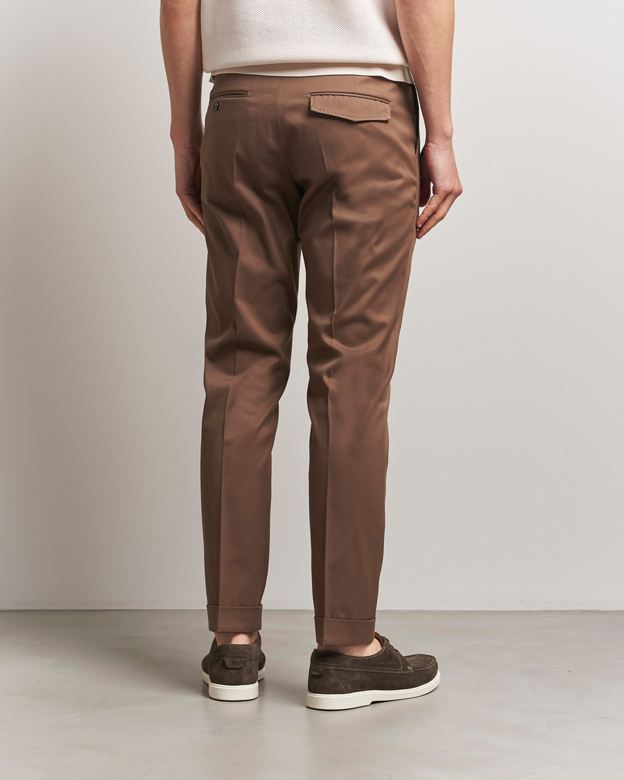 Herren | Hosen | Tiger of Sweden | Tenuta Pleated Cotton Trousers Warm Brown