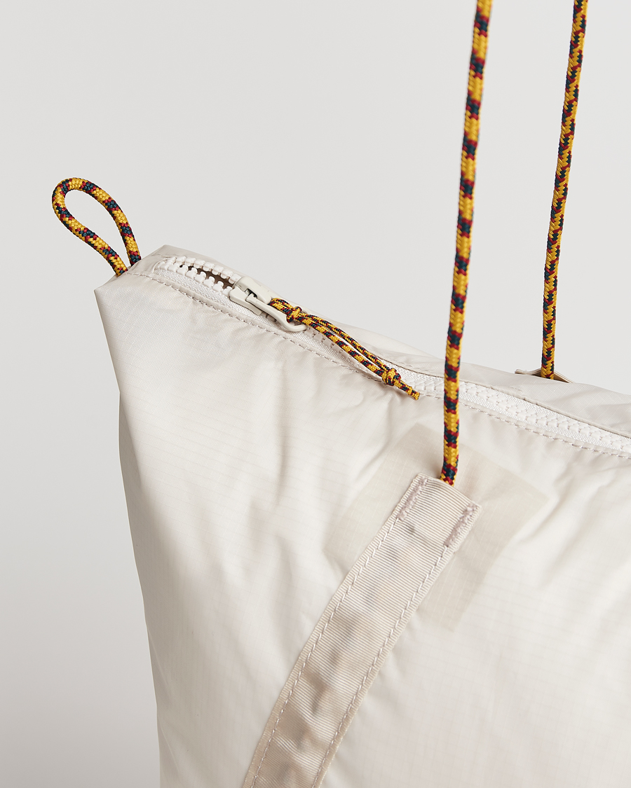 Herren | Taschen | Klättermusen | Gebo 23L Lightweight Totebag Putty Grey