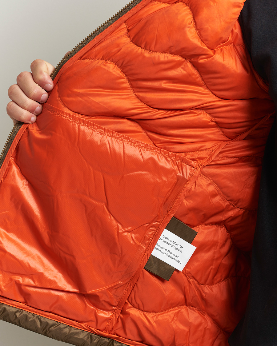 Herren | Jacken | Peak Performance | Helium Utility Down Hooded Jacket Meadow Moss/Sierra Sand