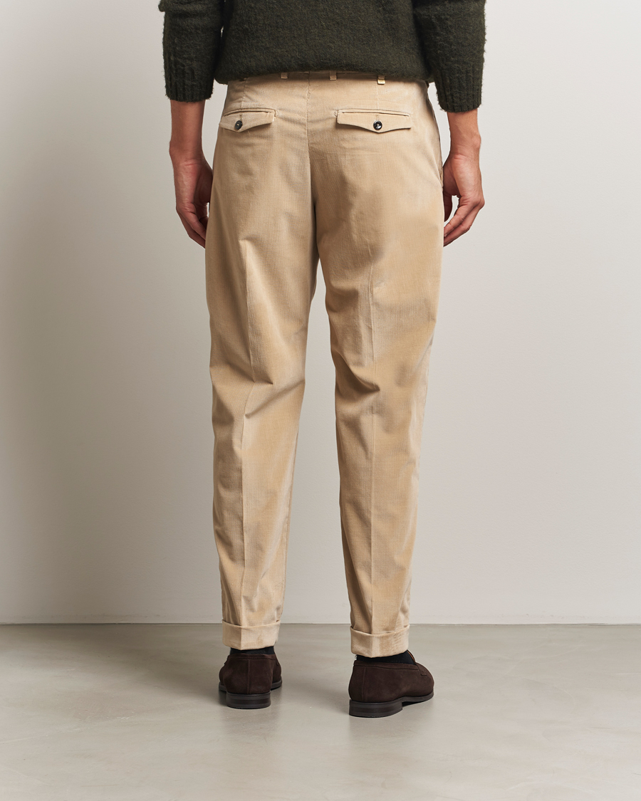 Herren | Hosen | PT01 | Slim Fit Pleated Corduroy Trousers Light Beige