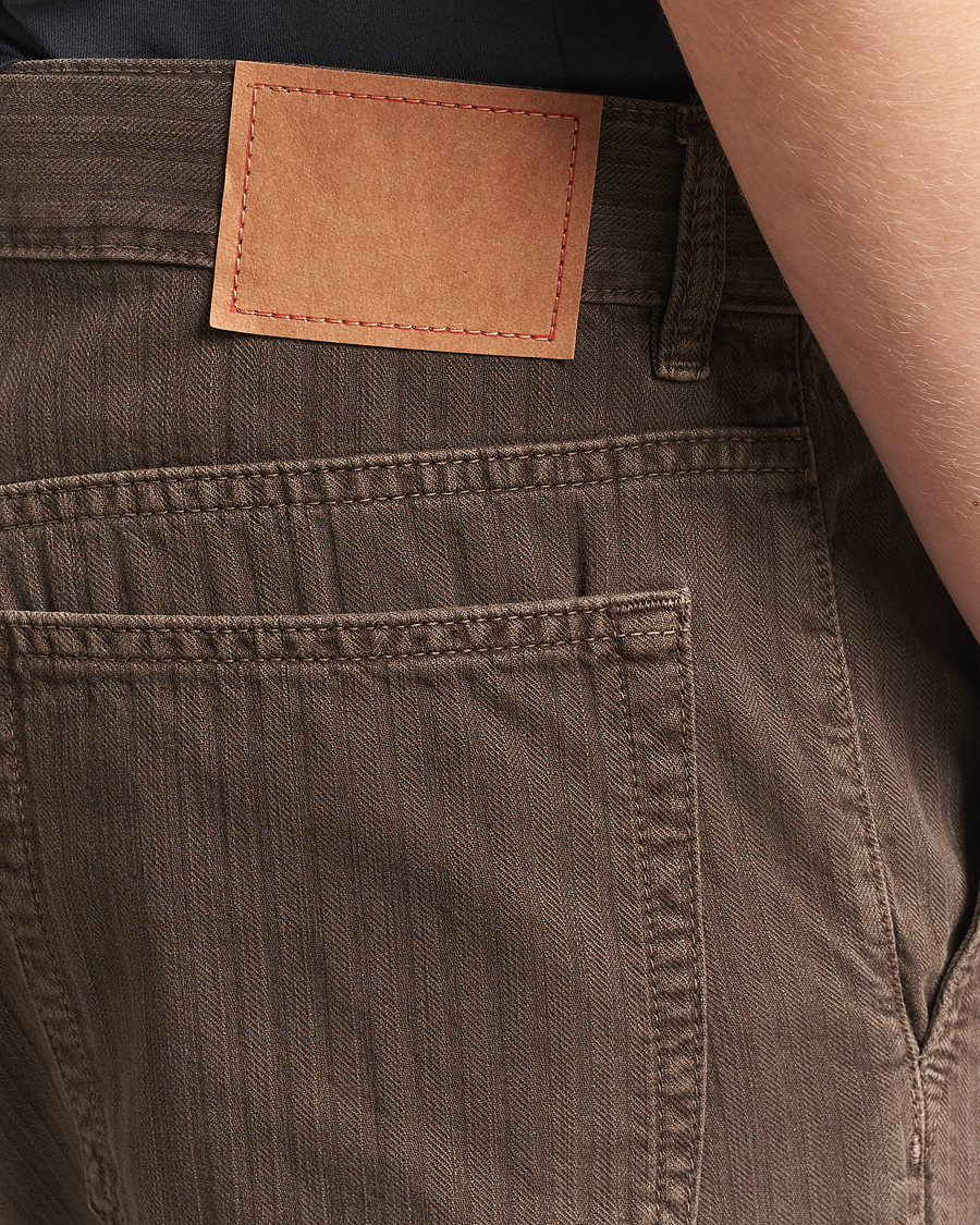 Herren | Hosen | Jeanerica | Genua Herringbone Twill Chino Brown