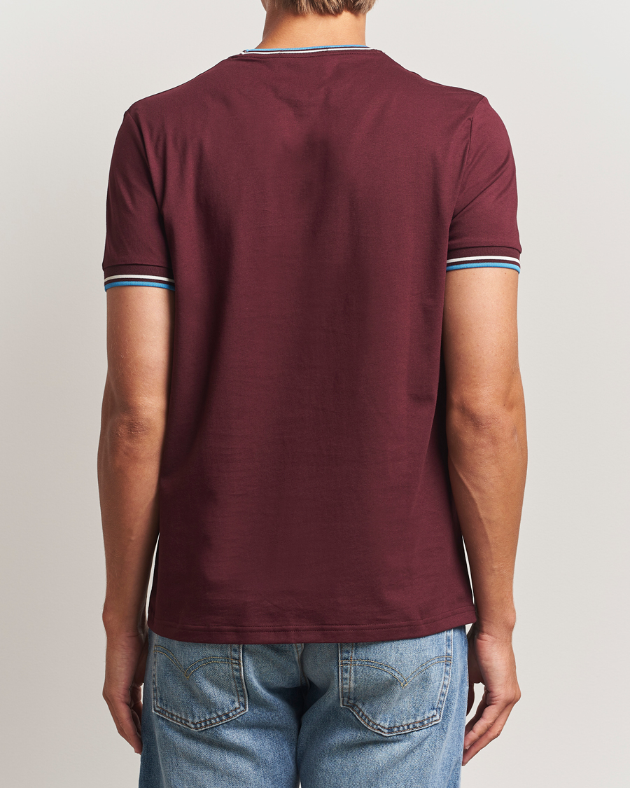 Herren | T-Shirts | Fred Perry | Twin Tipped T-Shirt Oxblood
