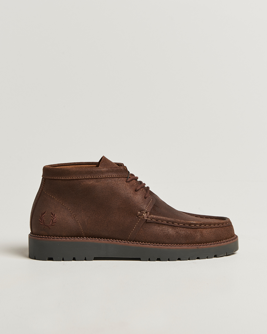 Herren | Fred Perry Kenny Waxed Suede Chukka Boot Burnt Tobacco | Fred Perry | Kenny Waxed Suede Chukka Boot Burnt Tobacco