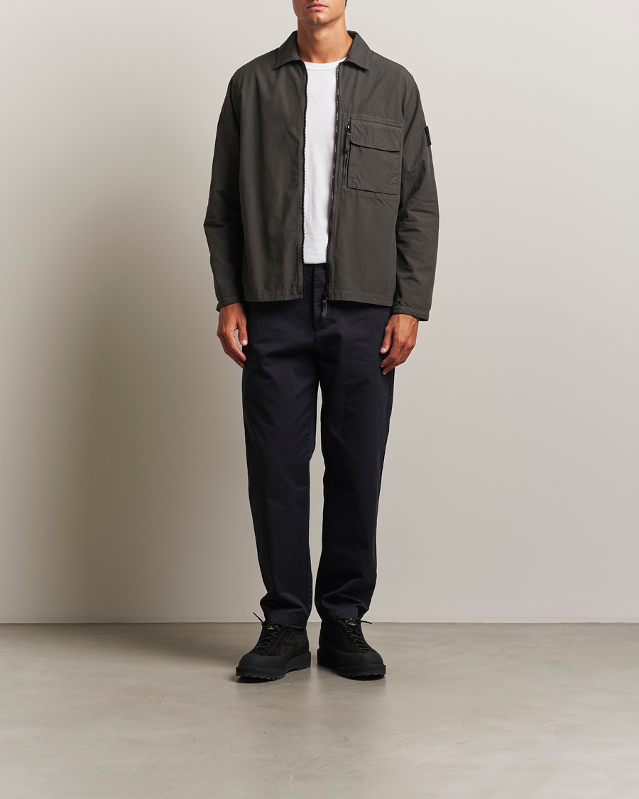 Herren | Hemden | Stone Island | Garment Dyed Organic Cotton Zip Overshirt Lead Grey