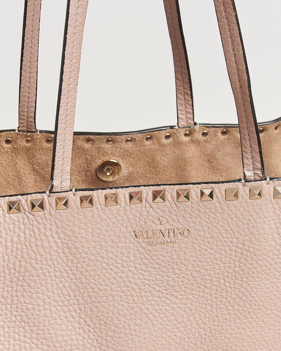 Herren | Valentino Pre-Owned Medium Rockstud Tote Bag Poudre | Valentino Pre-Owned | Medium Rockstud Tote Bag Poudre