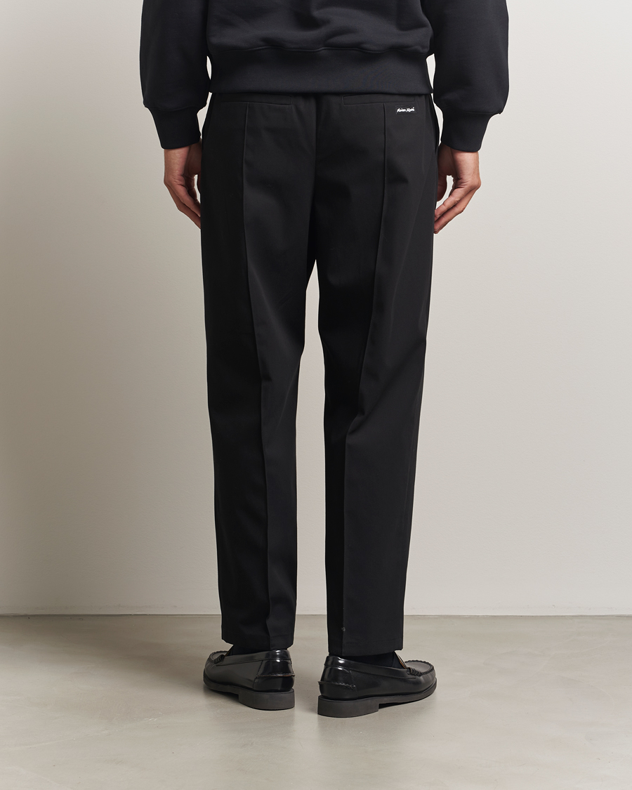 Herren | Hosen | Maison Kitsuné | Cotton Twill Pleated Drawstring Trousers Black