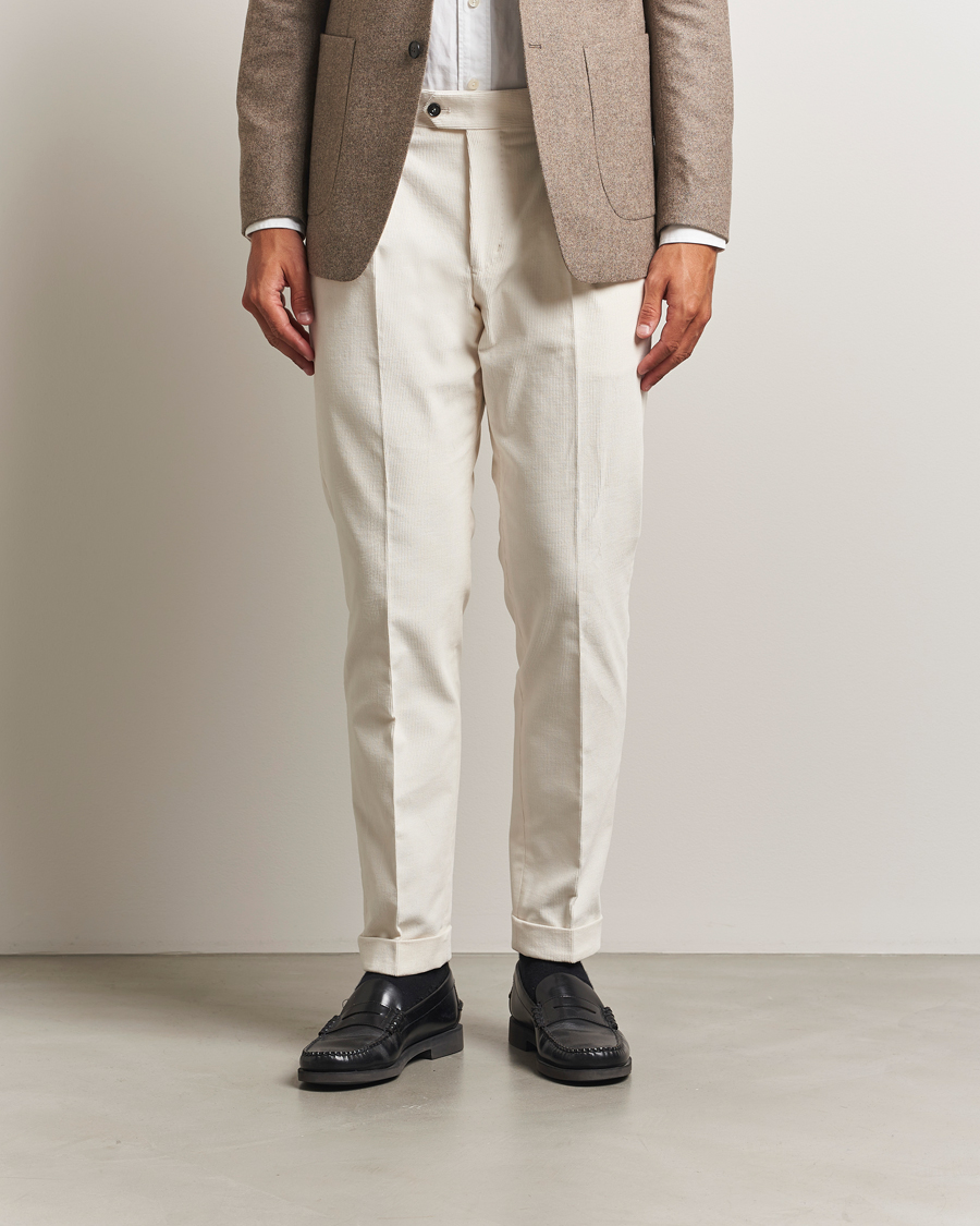 Herren | Hosen | Tiger of Sweden | Tenuta Pleated Corduroy Trousers Light Ivory