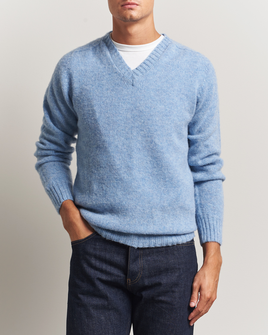 Herren | Pullover | Harley Of Scotland for Care of Carl | Harley Of Scotland Brushed Supersoft Lambswool V-Neck Light Blue