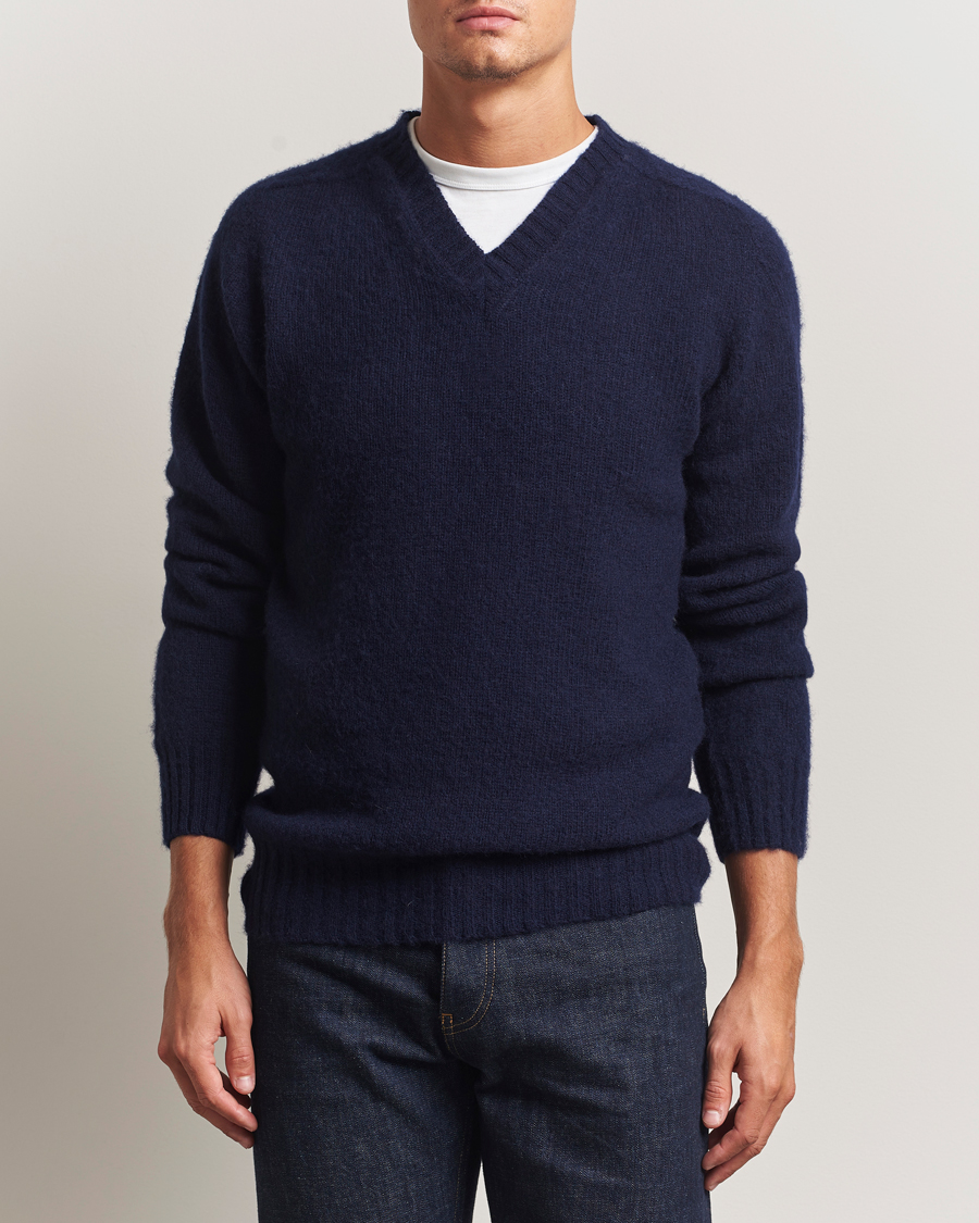 Herren | Pullover | Harley Of Scotland for Care of Carl | Harley Of Scotland Brushed Supersoft Lambswool V-Neck Navy