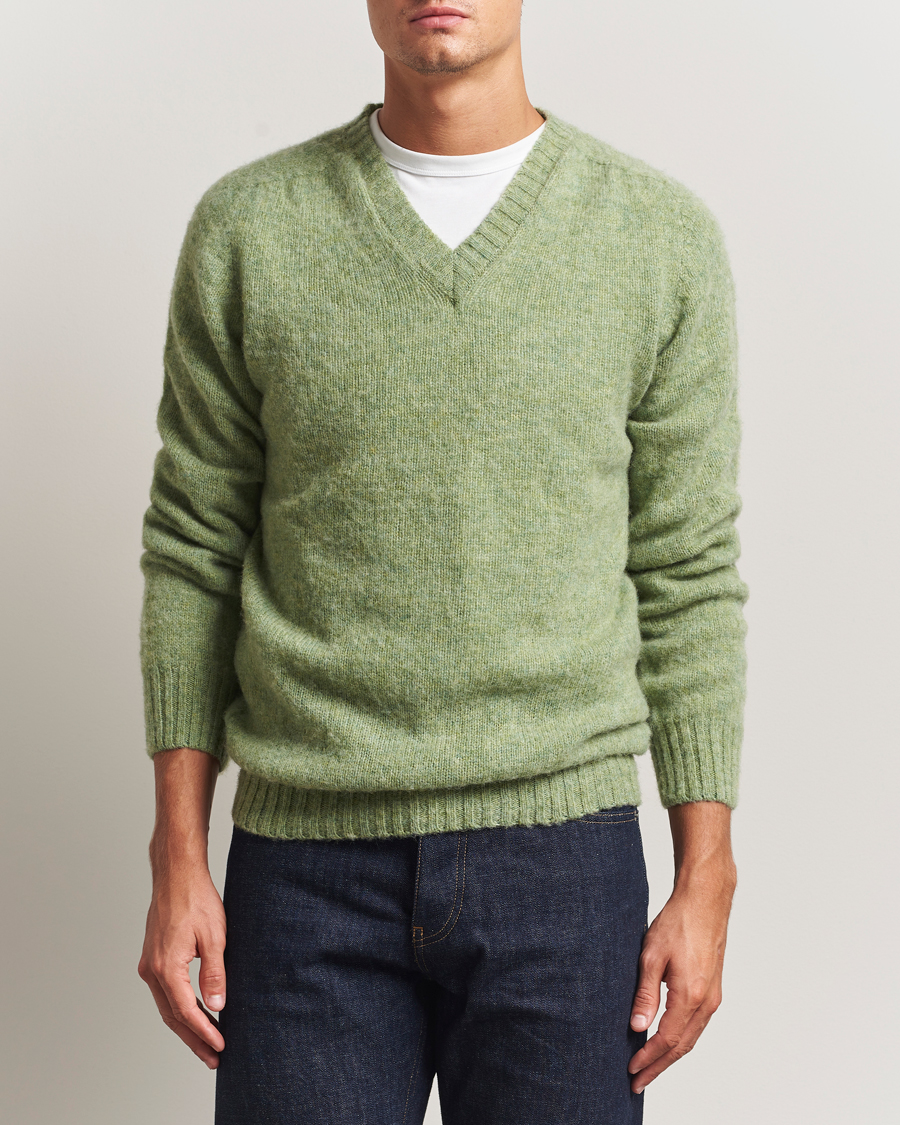Herren | Pullover | Harley Of Scotland | Brushed Supersoft Lambswool V-Neck Light Green