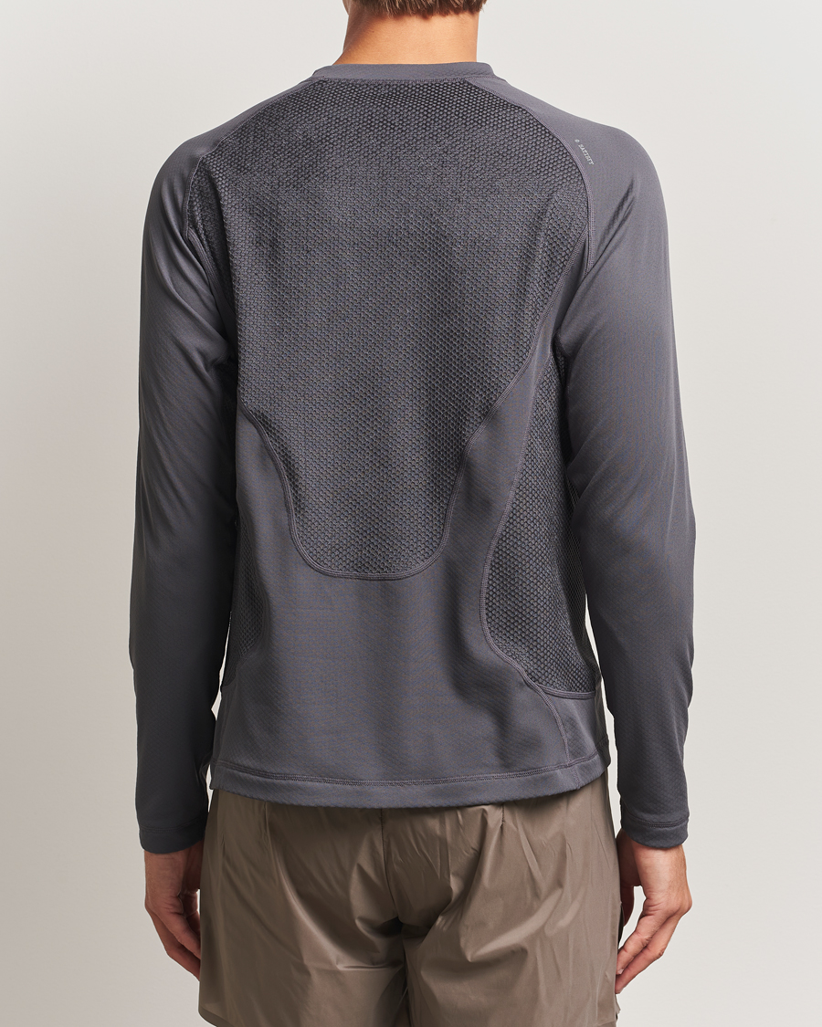 Herren | T-Shirts | Satisfy | FuzzFleece Octa Long Sleeve T-Shirt Phantom