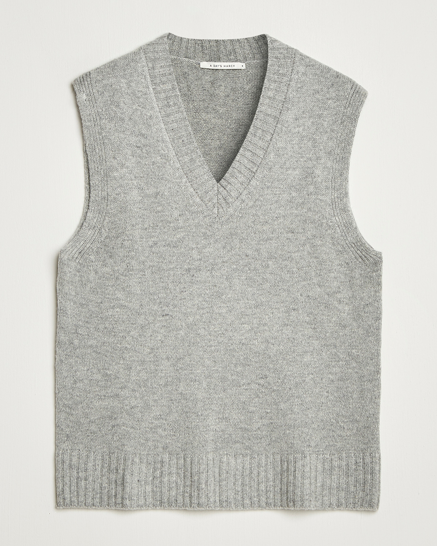 Herren | Pullover | A Day's March | Wigtown Lambswool V-Neck Vest Grey Melange
