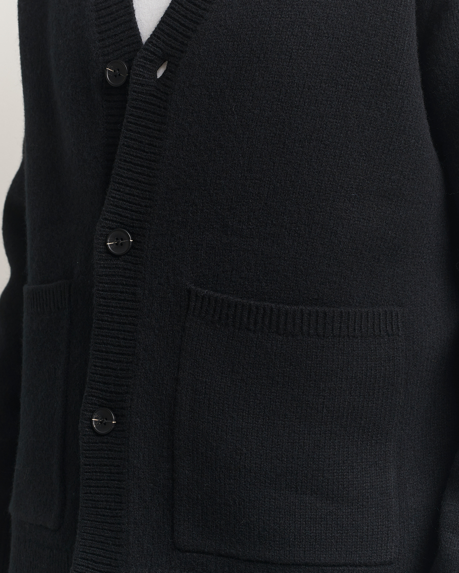Herren | Pullover | A Day's March | Jarrow Lambswool Cardigan Black