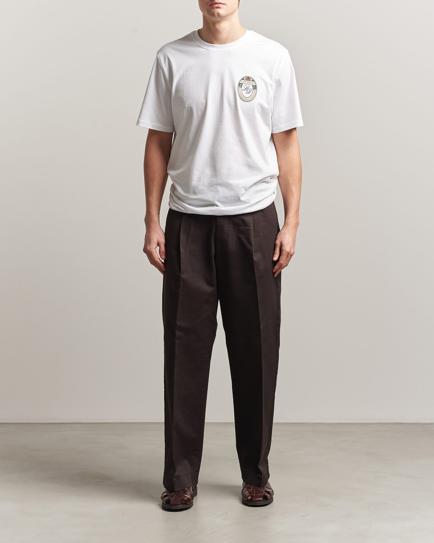 Herren | T-Shirts | LES DEUX | Brday Emblem T-Shirt White