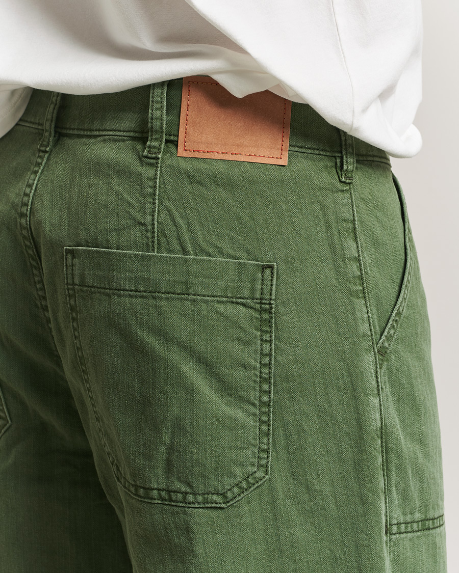 Herren | Hosen | Jeanerica | Genua Herringbone Worker Chino Chevron Green
