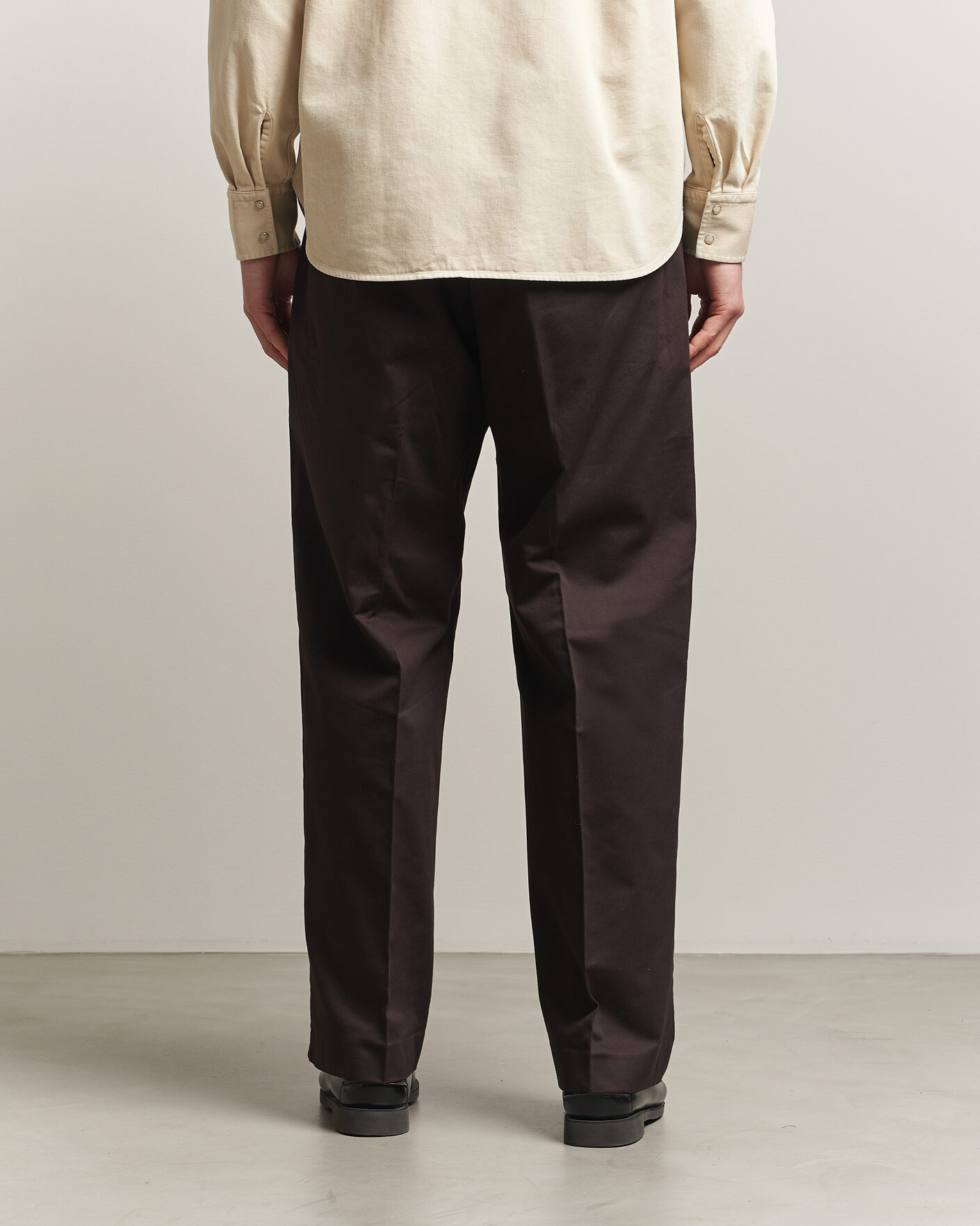 Herren | Hosen | NN07 | Kay Cotton Pleated Trousers Deep Truffle