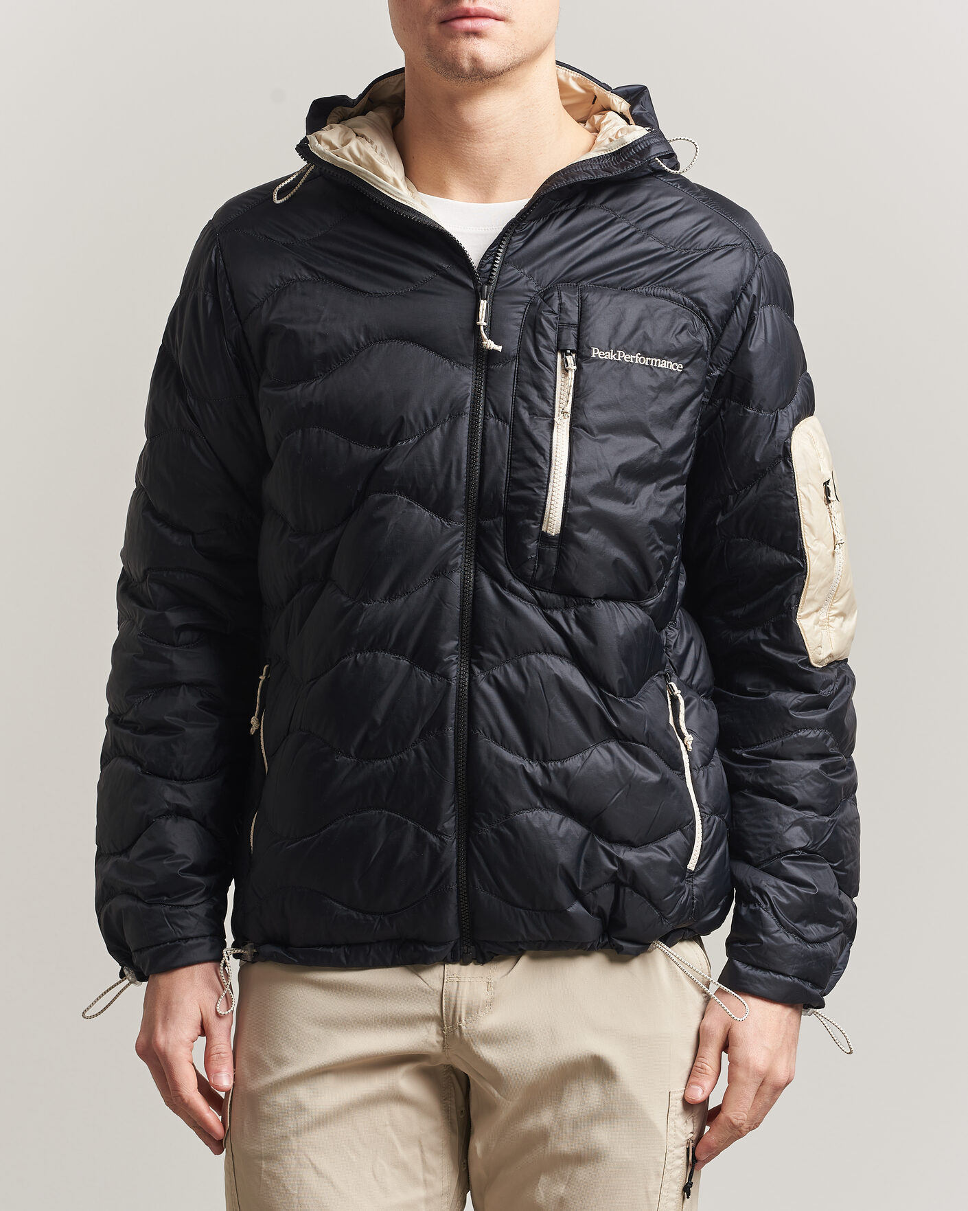 Herren | Jacken | Peak Performance | Helium Utility Down Hooded Jacket Black/Sand Fog