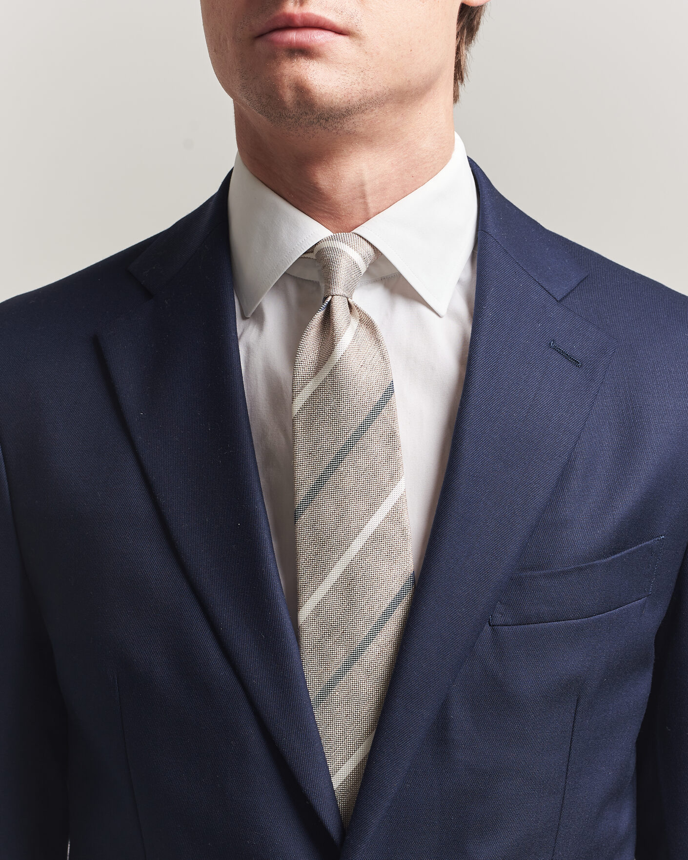 Herren | Krawatten | Amanda Christensen | Silk/Linen 8cm Striped Tie Brown