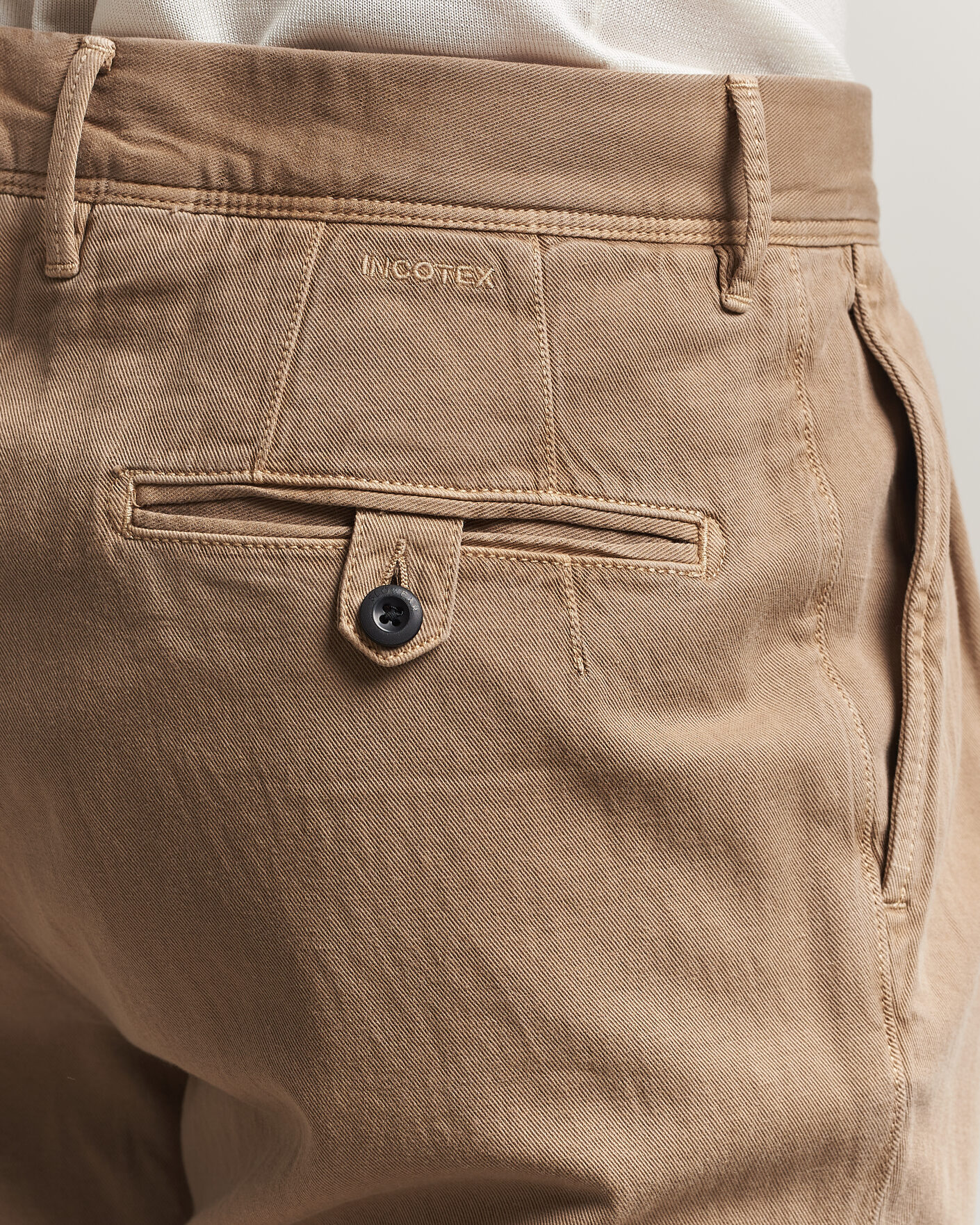 Herren | Hosen | Incotex | Tapered Fit Pleated Linen Slacks Brown