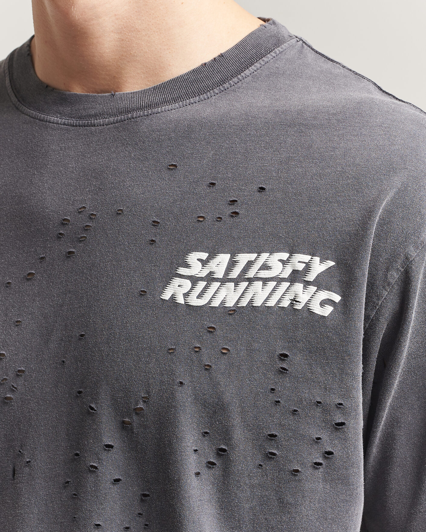 Herren | T-Shirts | Satisfy | MothTech Small Logo T-Shirt Aged Black