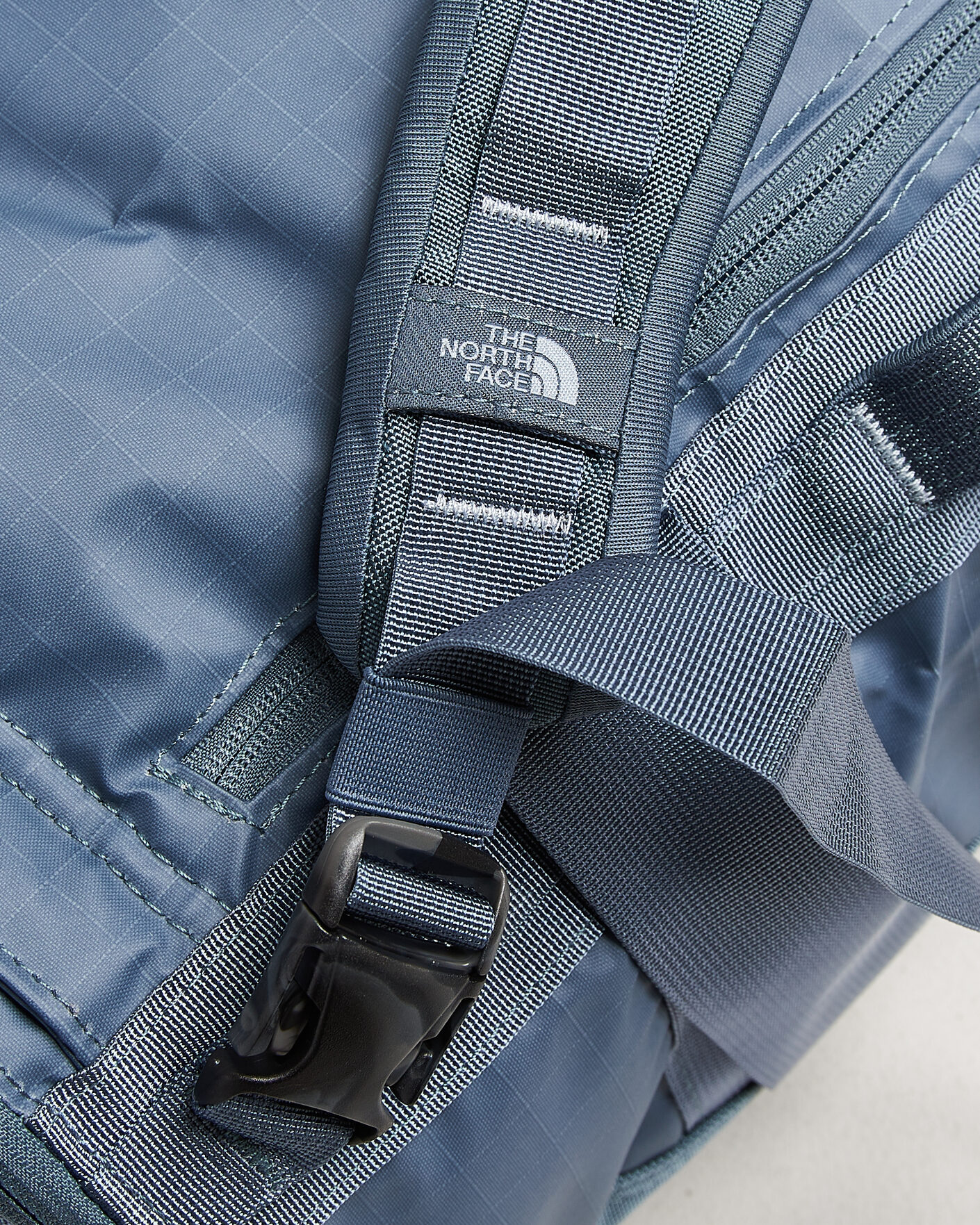 Herren | Taschen | The North Face | Base Camp Voyager Duffel 42 Granite Grey