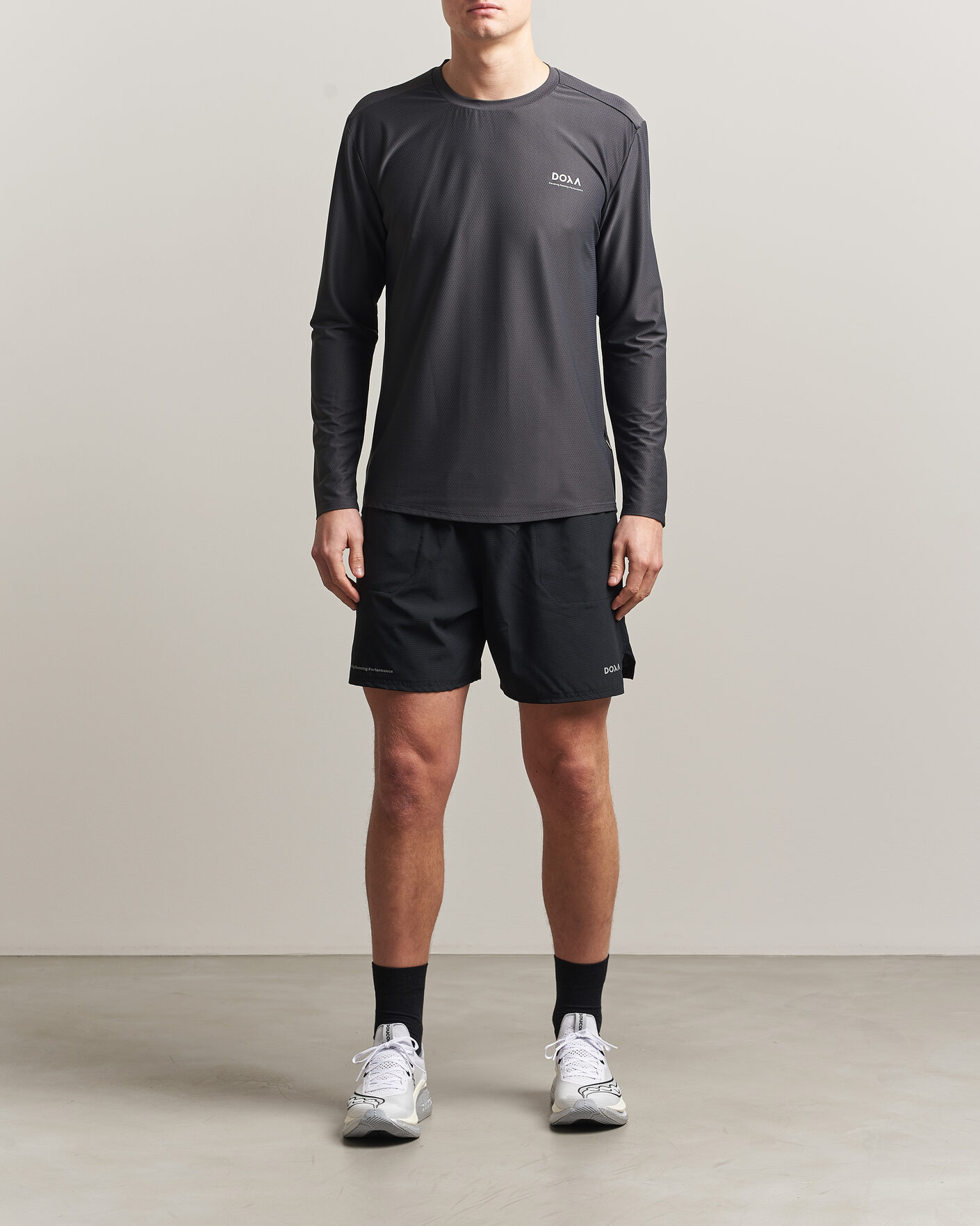 Herren | T-Shirts | DOXA | Rerun Long Sleeve T-Shirt Raven