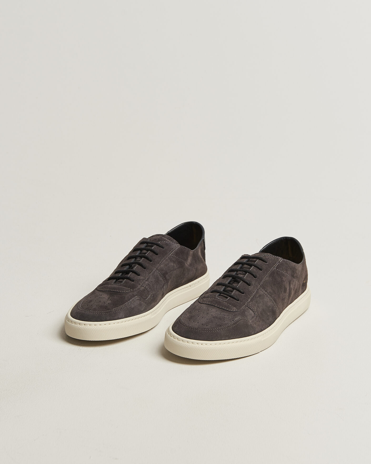 Herren | Sneaker | Common Projects | BBall Slim Deconstructed Suede Sneaker Off Black