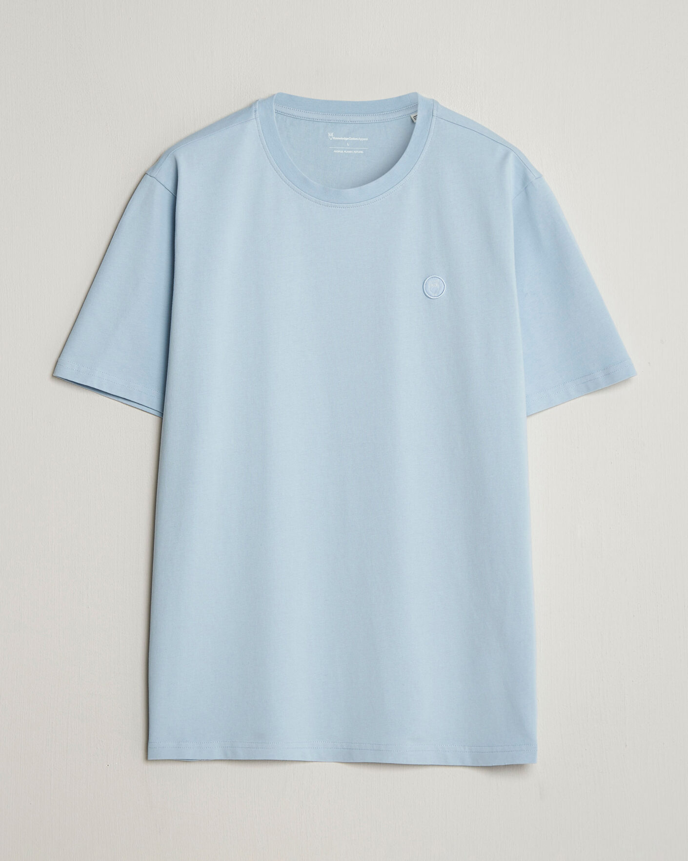 Herren | T-Shirts | KnowledgeCotton Apparel | Badge T-Shirt Skyway