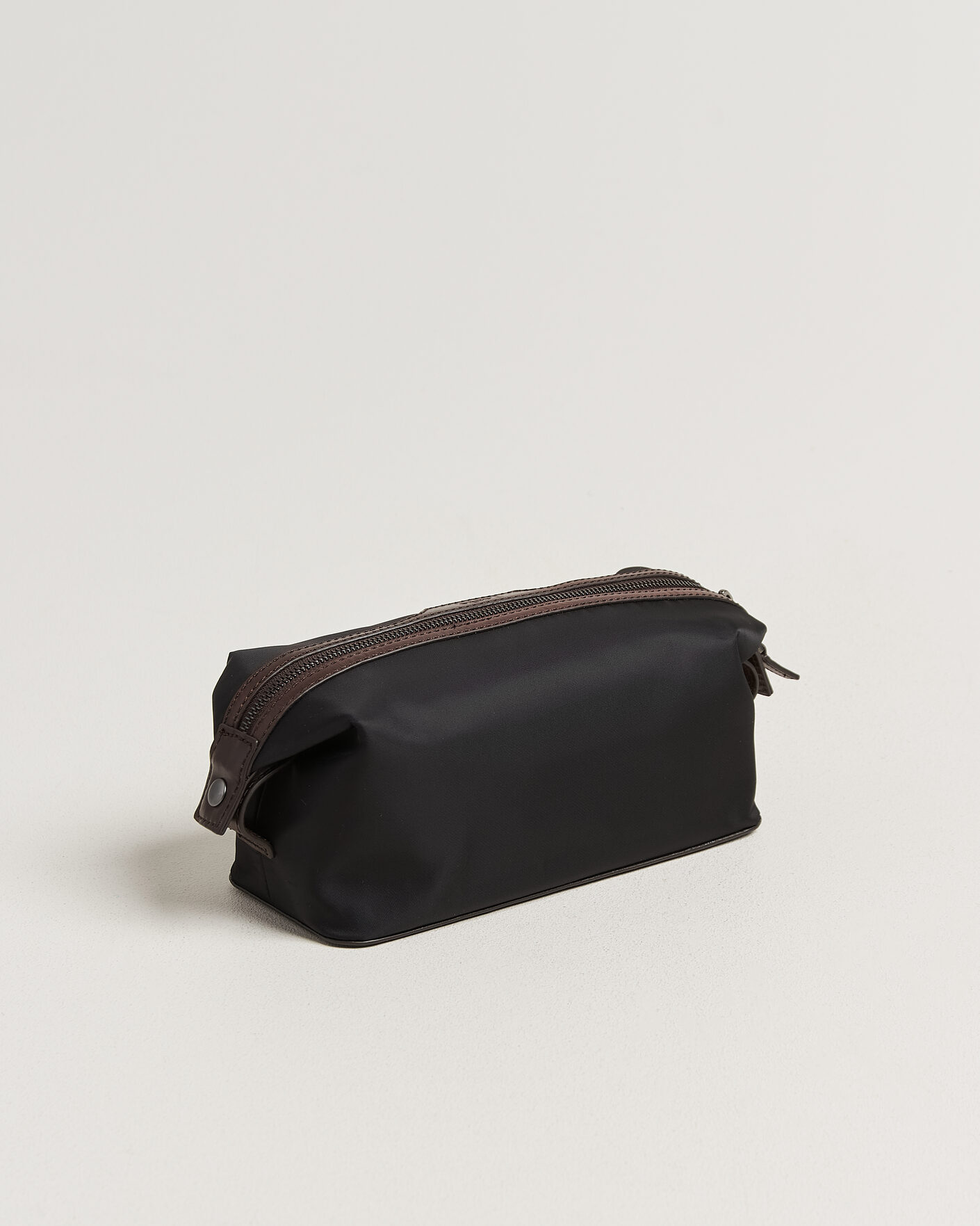 Herren | Taschen | Loake Shoemakers | Welland Nylon/Leather Washbag Black