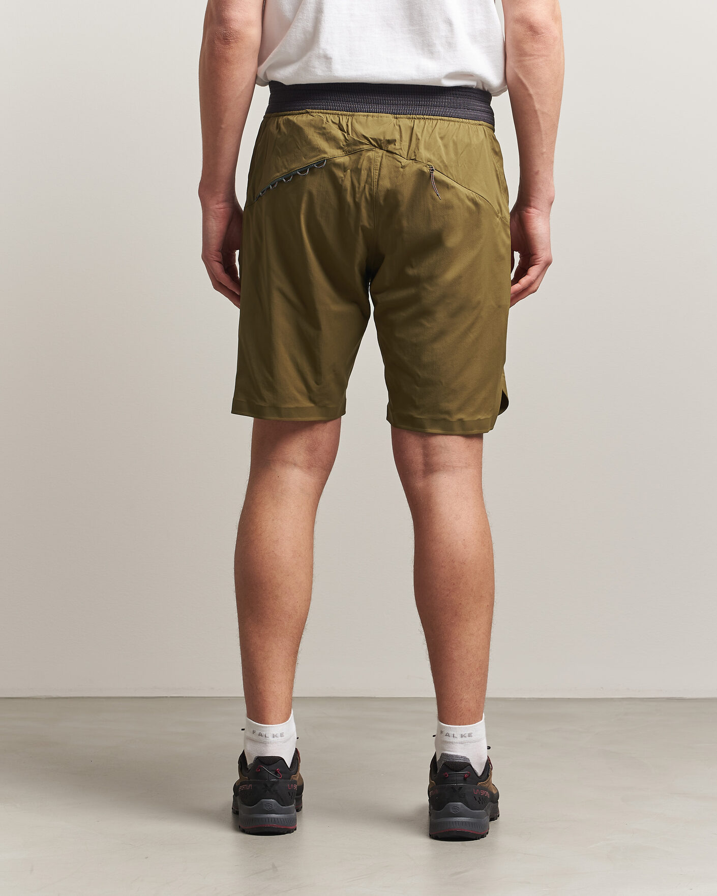 Herren | Shorts | Klättermusen | Nal Windbreaker Shorts Olive