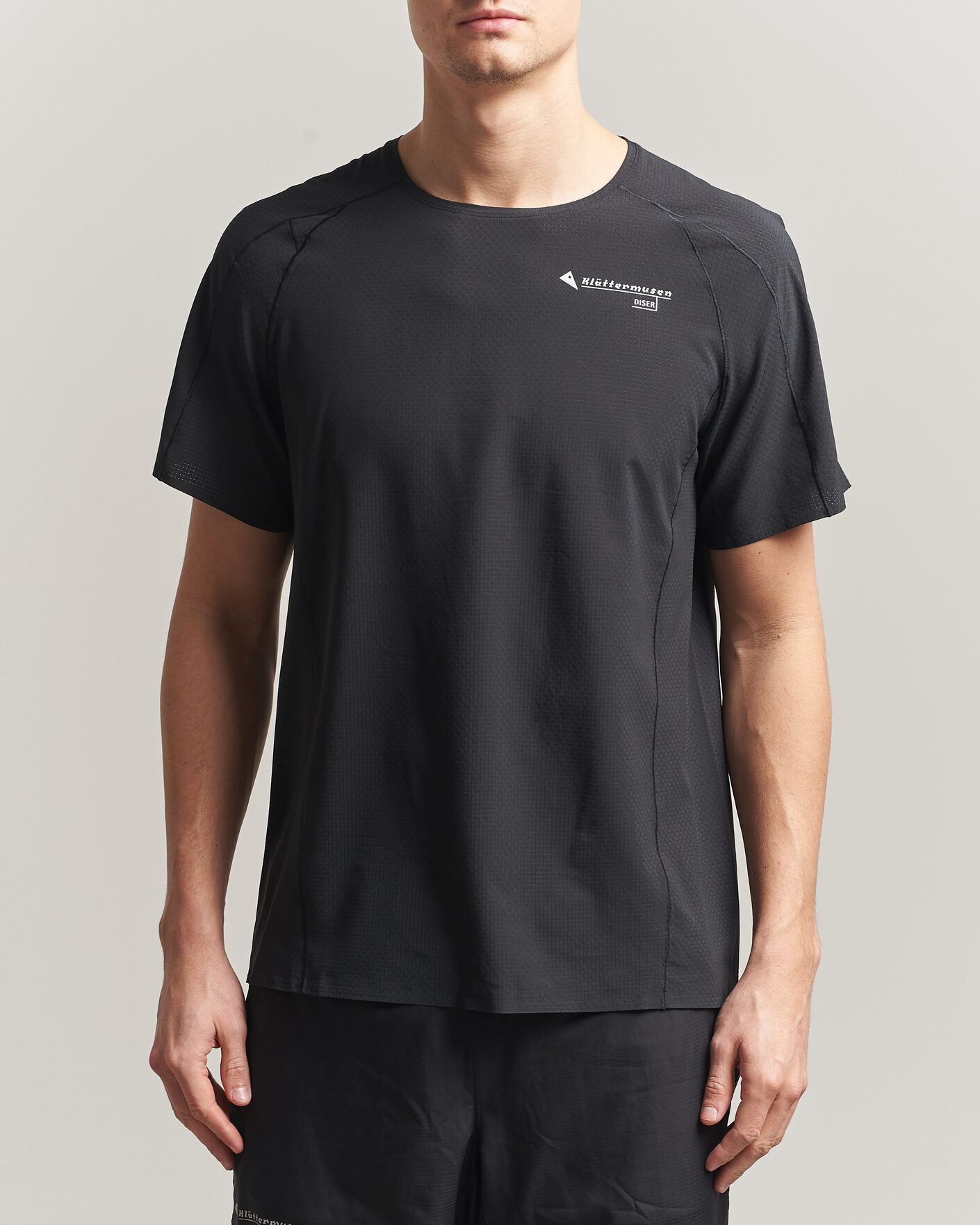 Herren | T-Shirts | Klättermusen | Diser Lightweight T-Shirt Black