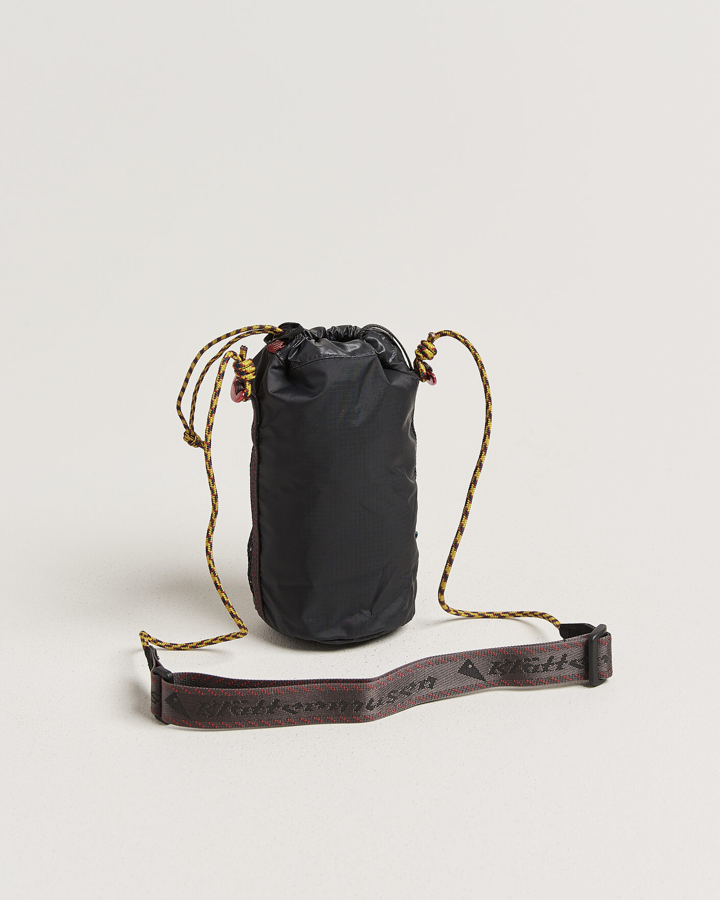 Herren | Klättermusen Algir Bottle Holder Bag Raven | Klättermusen | Algir Bottle Holder Bag Raven