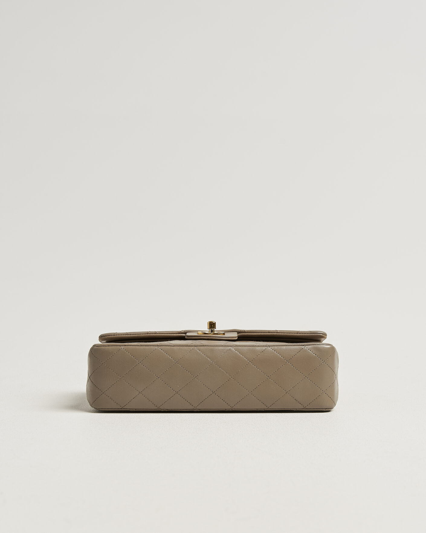 Herren | Pre-Owned & Vintage Bags | Chanel Pre-Owned | Classic Medium Double Flap Bag Lambskin Beige