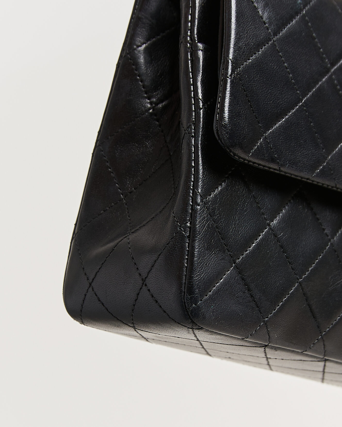 Herren | Pre-Owned & Vintage Bags | Chanel Pre-Owned | Classic Medium Double Flap Bag Lambskin Black
