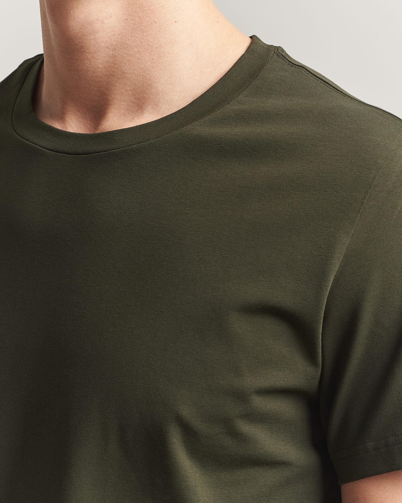 Herren | T-Shirts | Filippa K | Soft Lycra T-Shirt Midnight Olive