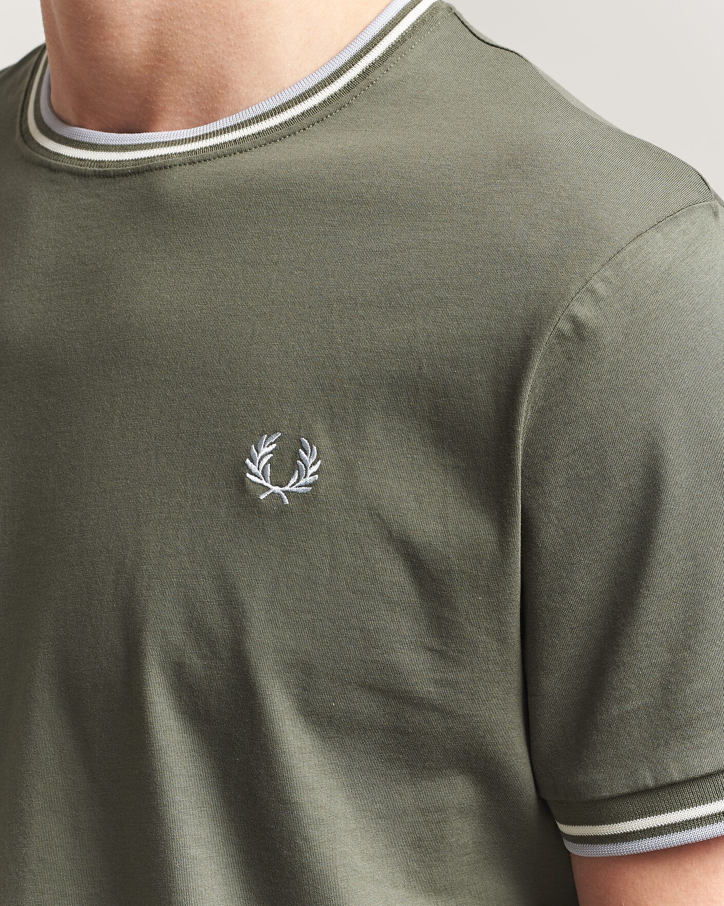 Herren | T-Shirts | Fred Perry | Twin Tipped T-Shirt Laurel Wreath Green