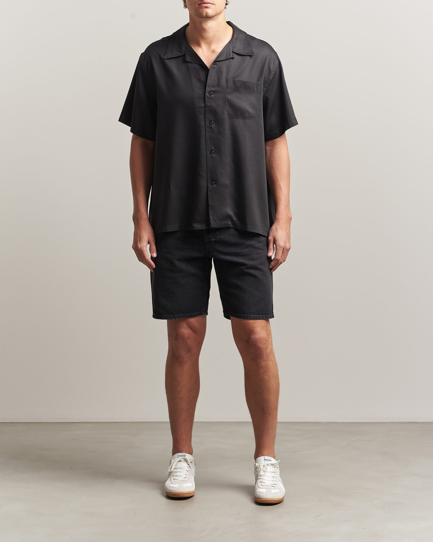 Herren | Hemden | Nudie Jeans | Arthur Bowling Shirt Saftey Pi Black