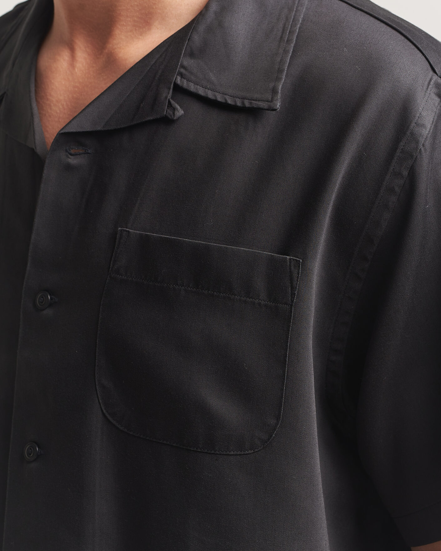 Herren | Hemden | Nudie Jeans | Arthur Bowling Shirt Saftey Pi Black