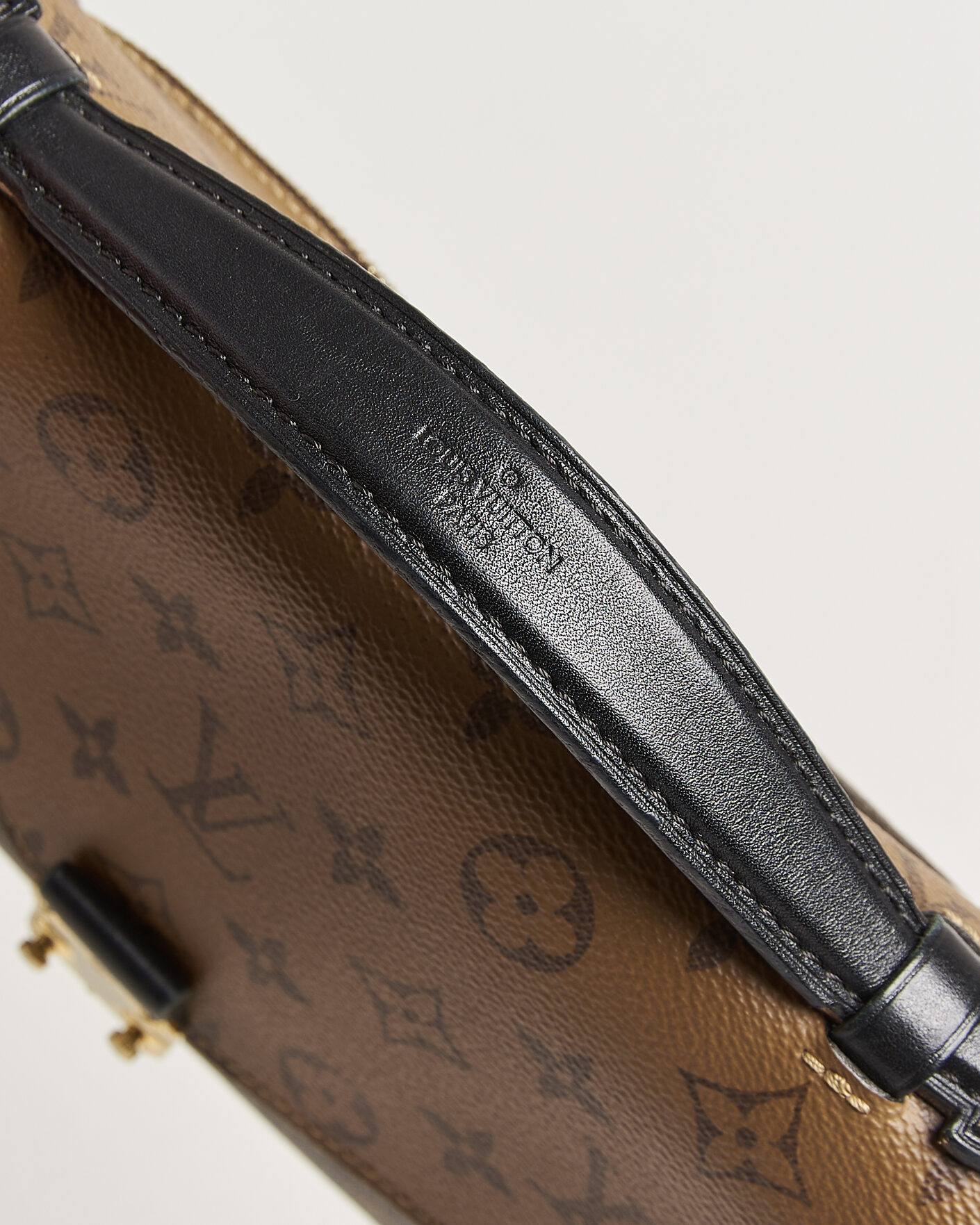 Herren | Pre-Owned & Vintage Bags | Louis Vuitton Pre-Owned | Pochette Métis Reverse Monogram