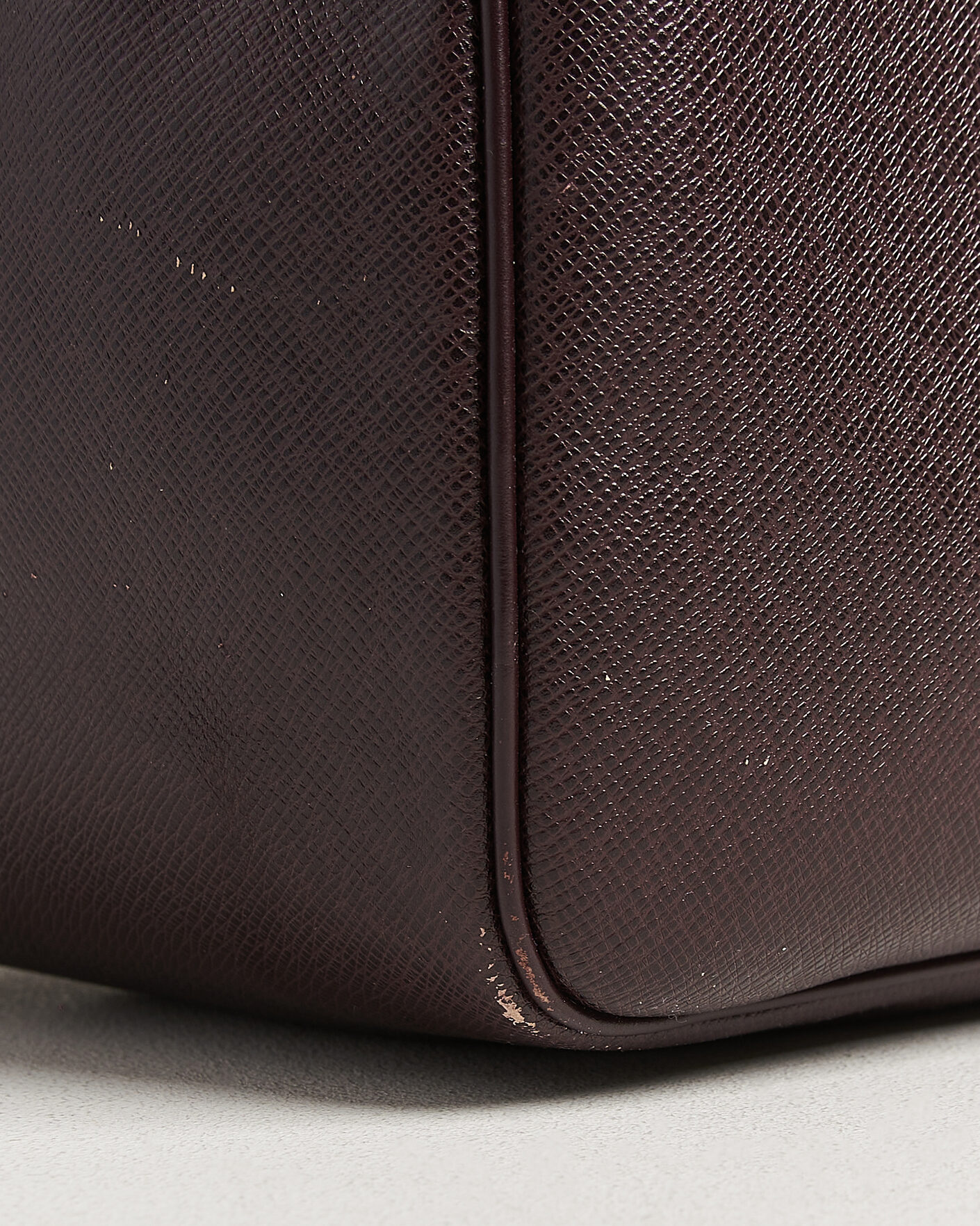 Herren | Pre-Owned & Vintage Bags | Louis Vuitton Pre-Owned | Taiga Kendall Weekend Bag PM Burgundy